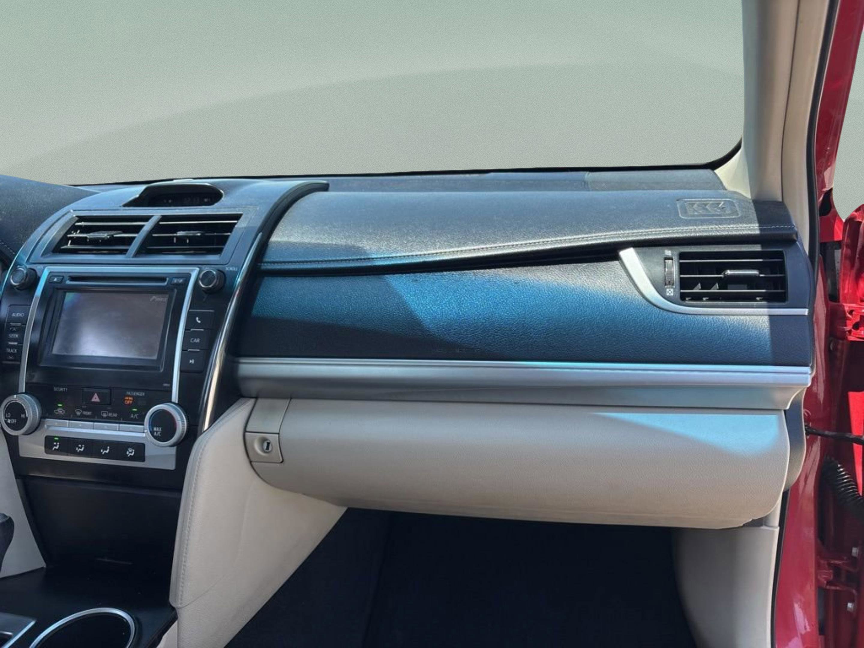 Used 2012 Toyota Camry LE image 32