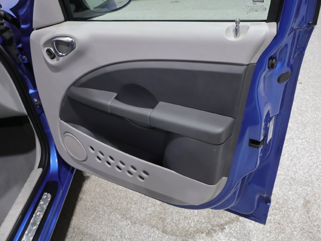 Used 2007 Chrysler PT Cruiser Touring FWD image 25