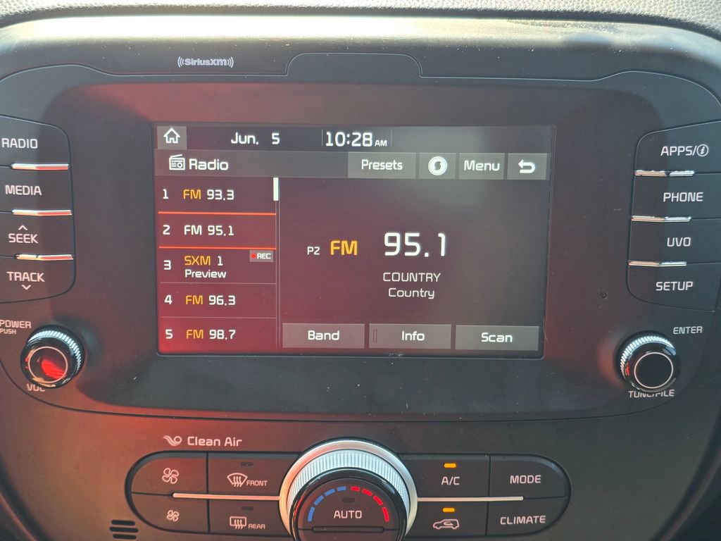 Used 2019 Kia Soul + FWD image 19