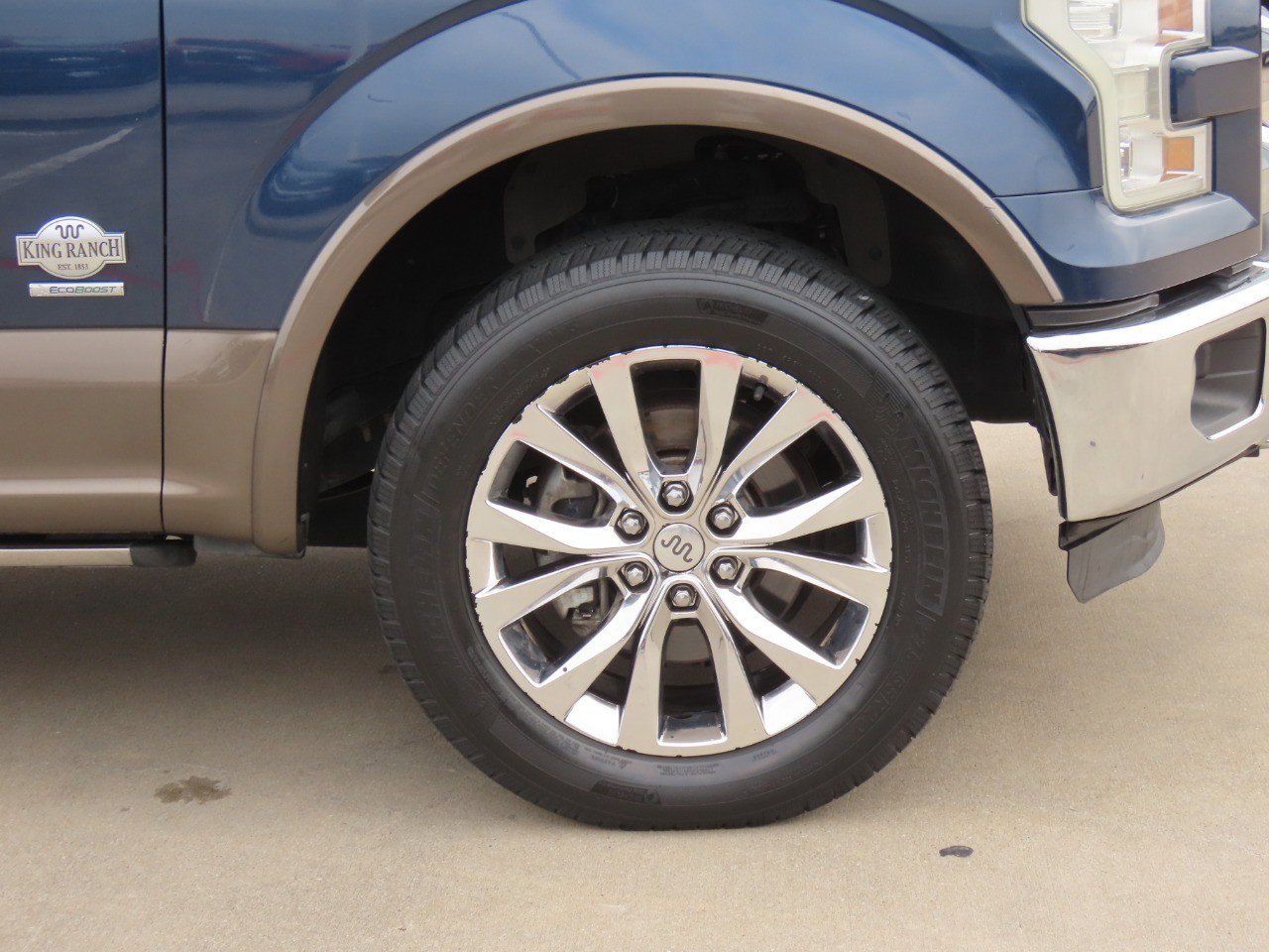 Used 2015 Ford F150 King Ranch w/ Equipment Group 601A Luxury AWD/4WD image 7