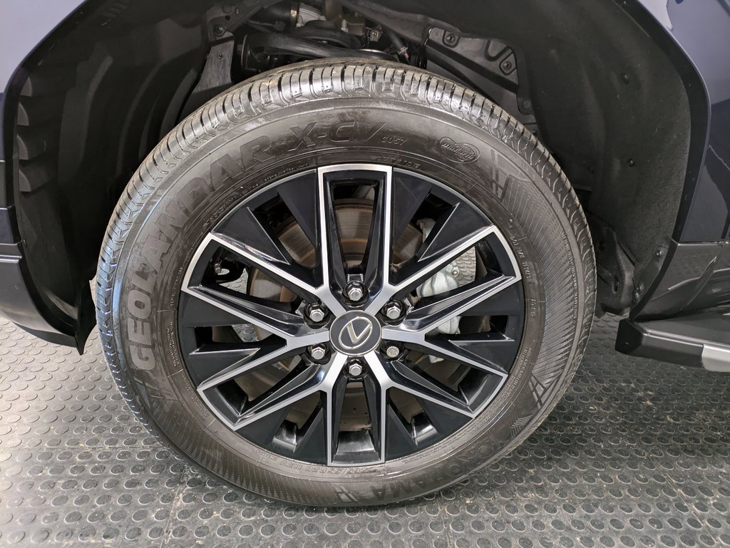 Used 2024 Lexus GX 550 image 7