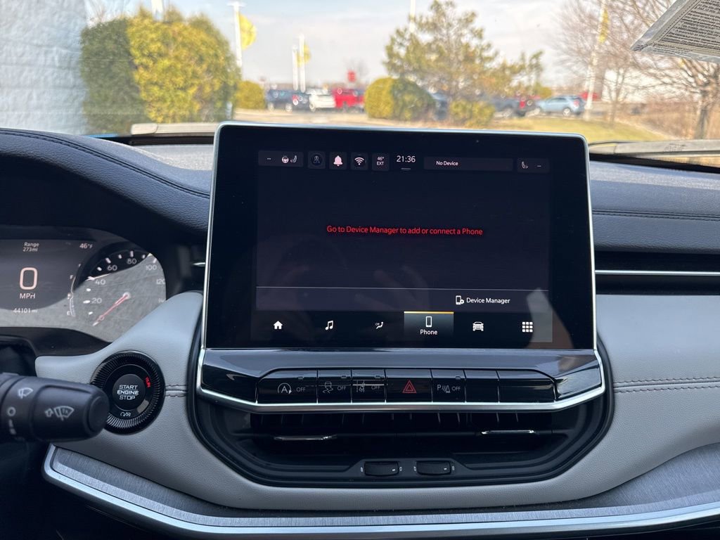 Used 2025 Jeep Compass Limited image 18