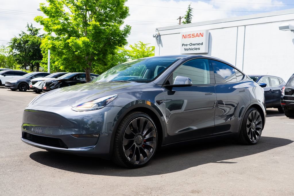 Used 2022 Tesla Model Y Performance AWD/4WD image 3