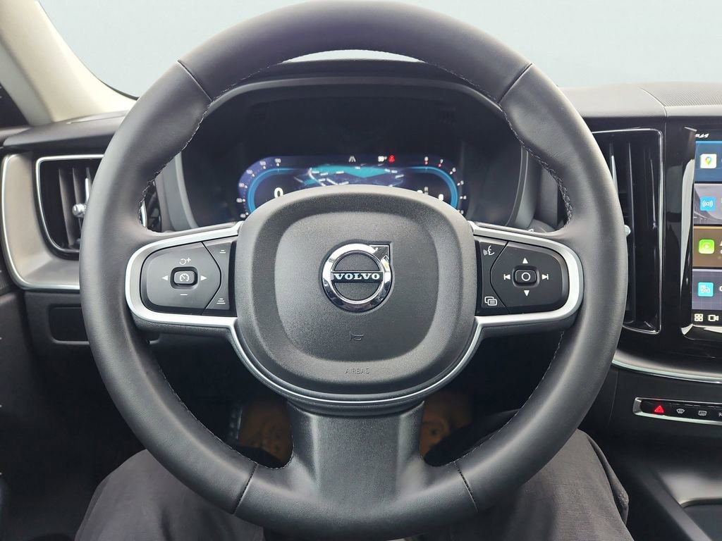 Used 2025 Volvo XC60 B5 Core image 32