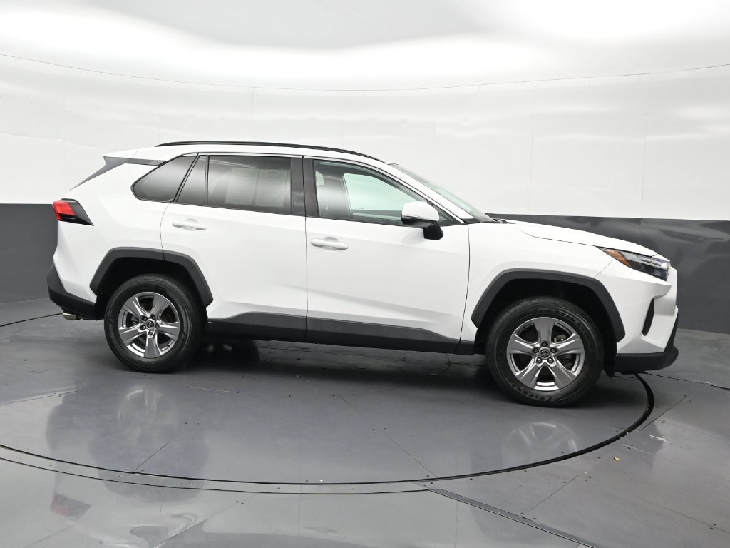Used 2022 Toyota RAV4 XLE w/ Convenience Package FWD image 7