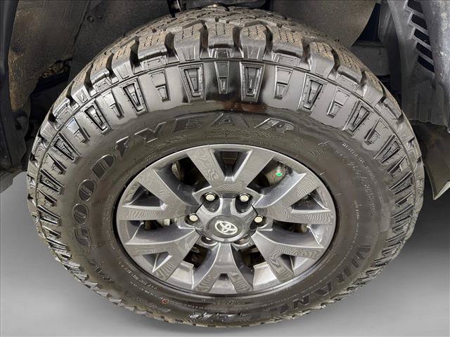 Used 2023 Toyota Tacoma SR5 w/ Technology Package AWD/4WD image 12