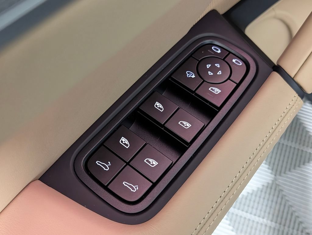 New 2026 Porsche Cayenne Coupe AWD/4WD image 27