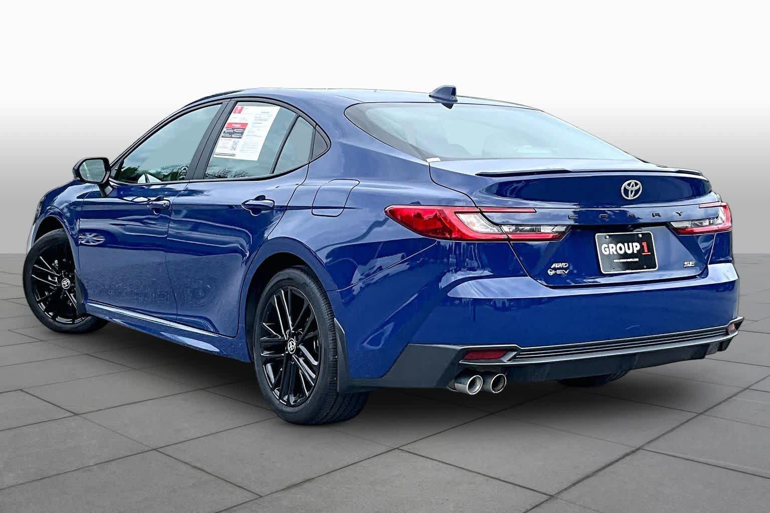 Used 2025 Toyota Camry SE AWD/4WD image 10