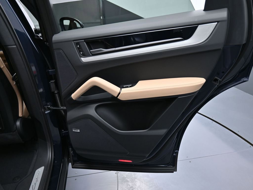 New 2026 Porsche Cayenne image 25