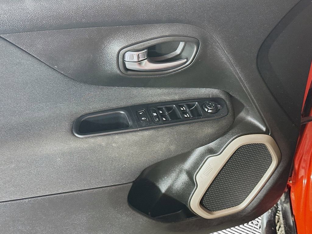 Used 2017 Jeep Renegade Sport w/ Power & Air Group image 22