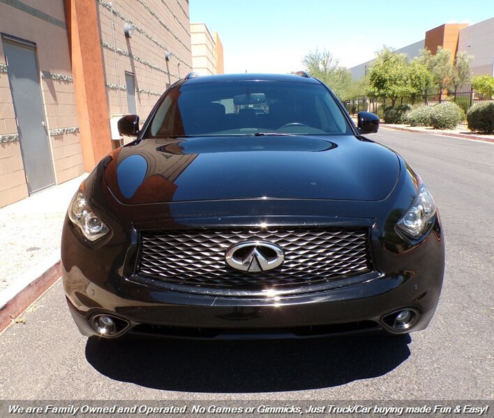 Used 2017 INFINITI QX70 AWD w/ Premium Package image 2