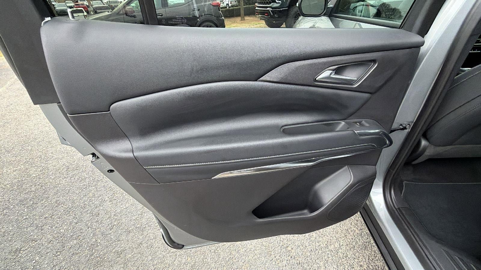 Used 2026 Chevrolet Traverse LT FWD image 20