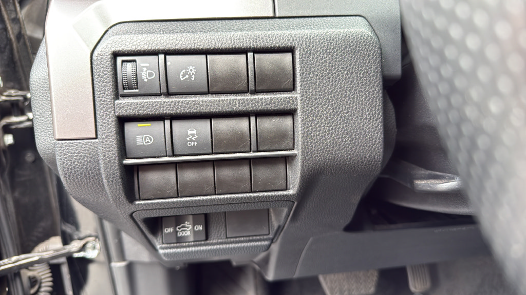 Used 2024 Toyota Tacoma TRD Off-Road AWD/4WD image 18