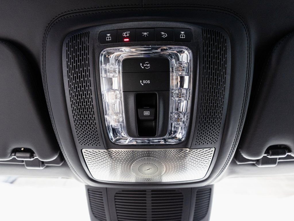 Used 2024 Mercedes-Benz Maybach GLS 600 4MATIC image 25