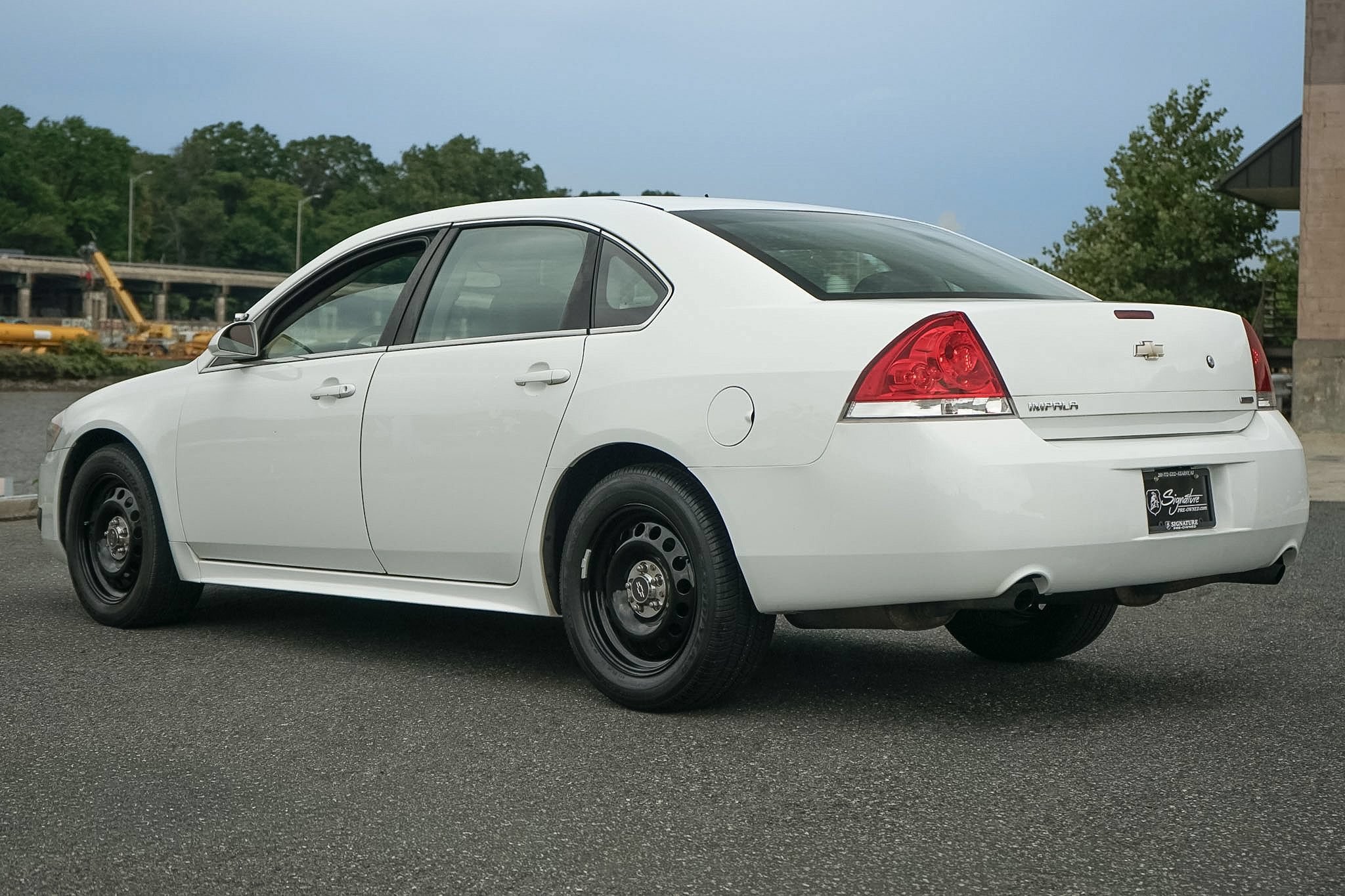 Used 2014 Chevrolet Impala Police FWD image 3