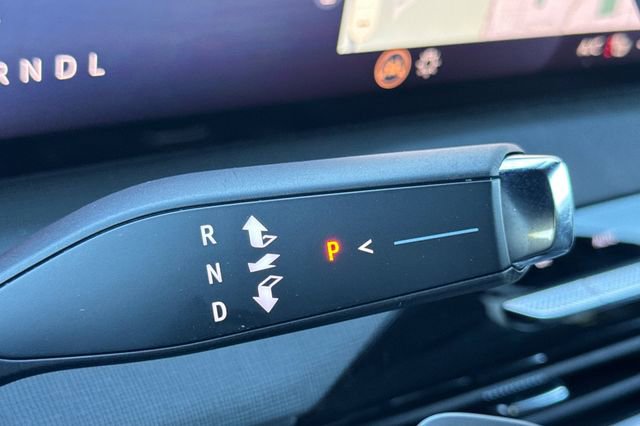 Used 2025 Buick Enclave Preferred image 35