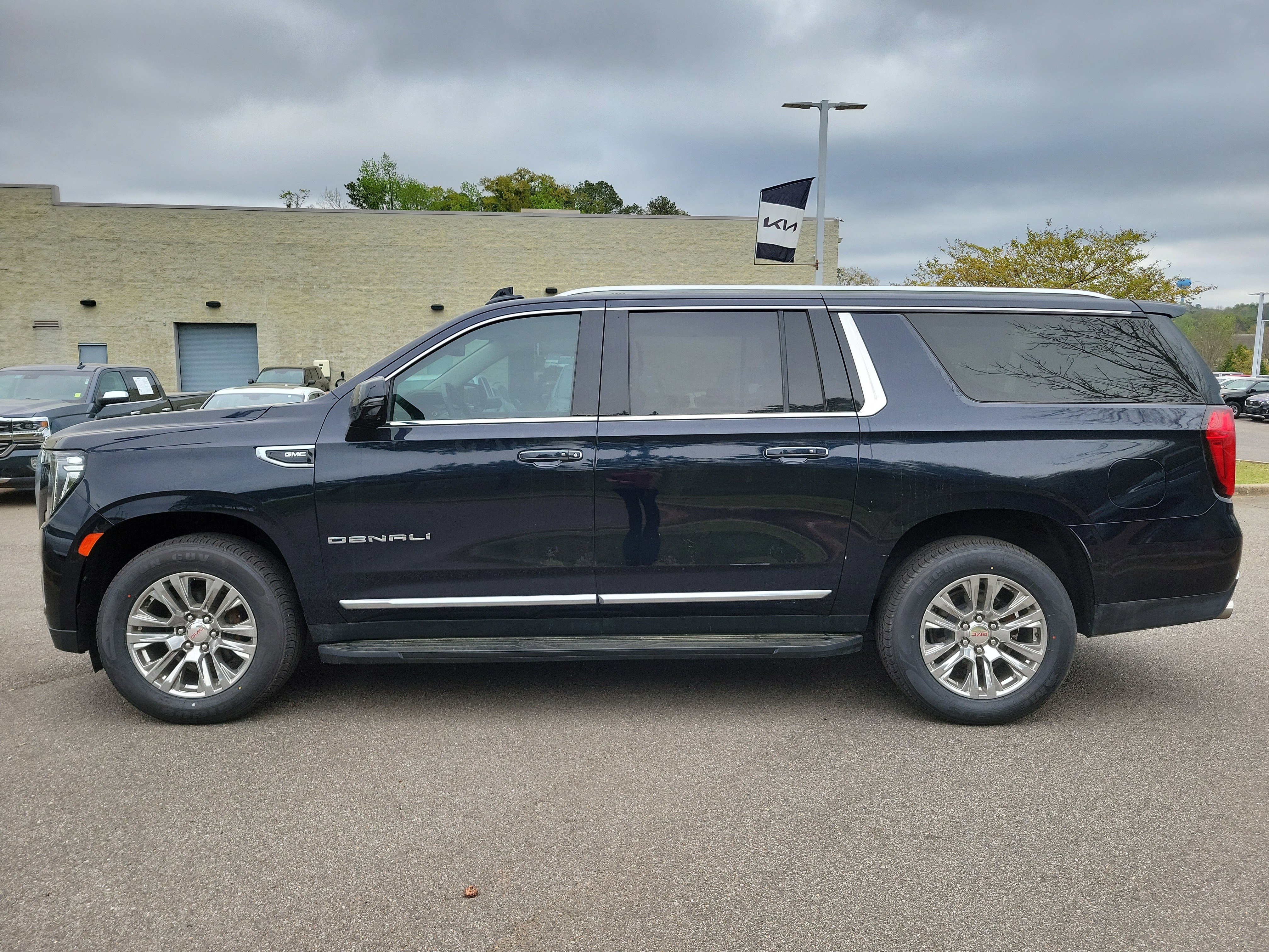 Used 2021 GMC Yukon XL Denali image 22