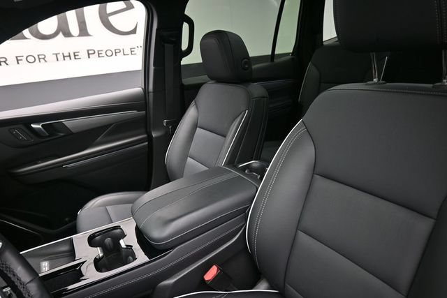 Used 2025 Buick Enclave Preferred w/ Power Package AWD/4WD image 16