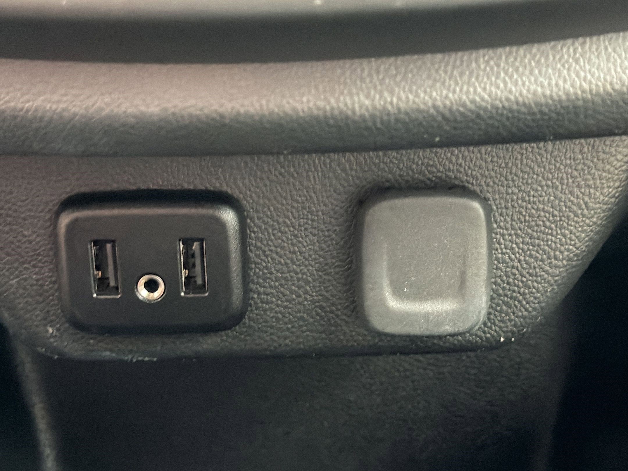 Used 2023 Chevrolet Traverse LS w/ Safety Package FWD image 30