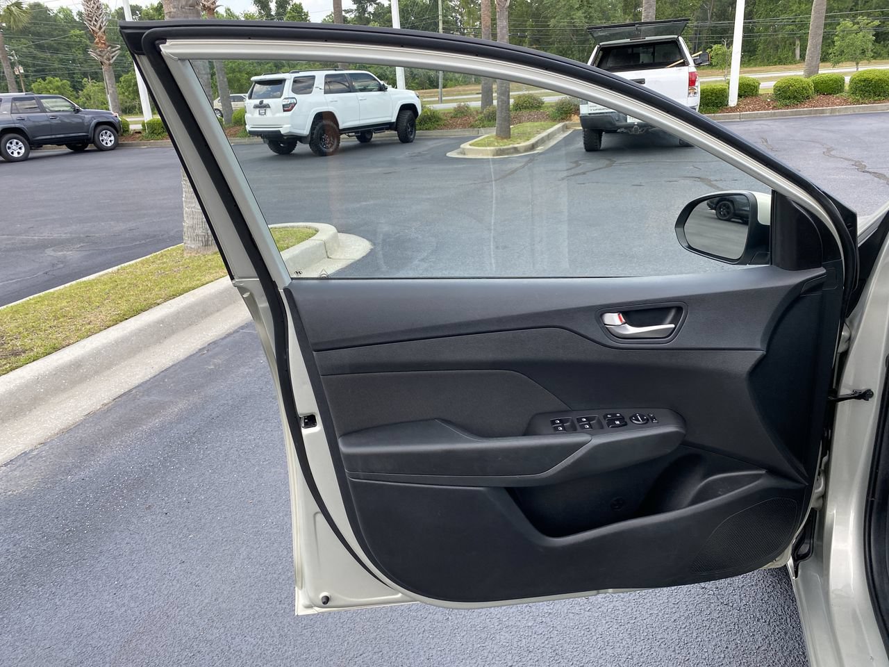 Used 2019 Hyundai Accent SE FWD image 14