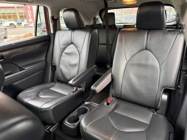 Certified 2021 Toyota Highlander Limited image 32