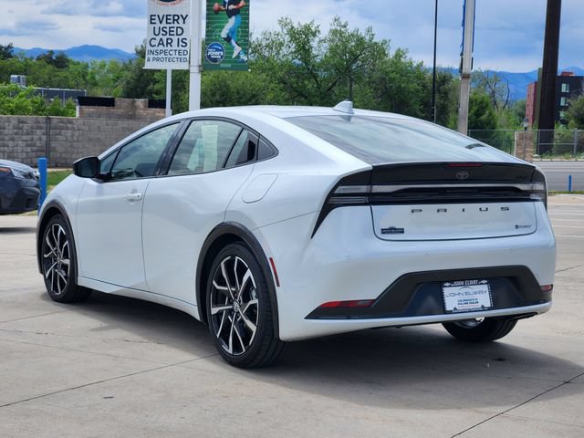 Used 2025 Toyota Prius Plug-In Hybrid FWD image 5
