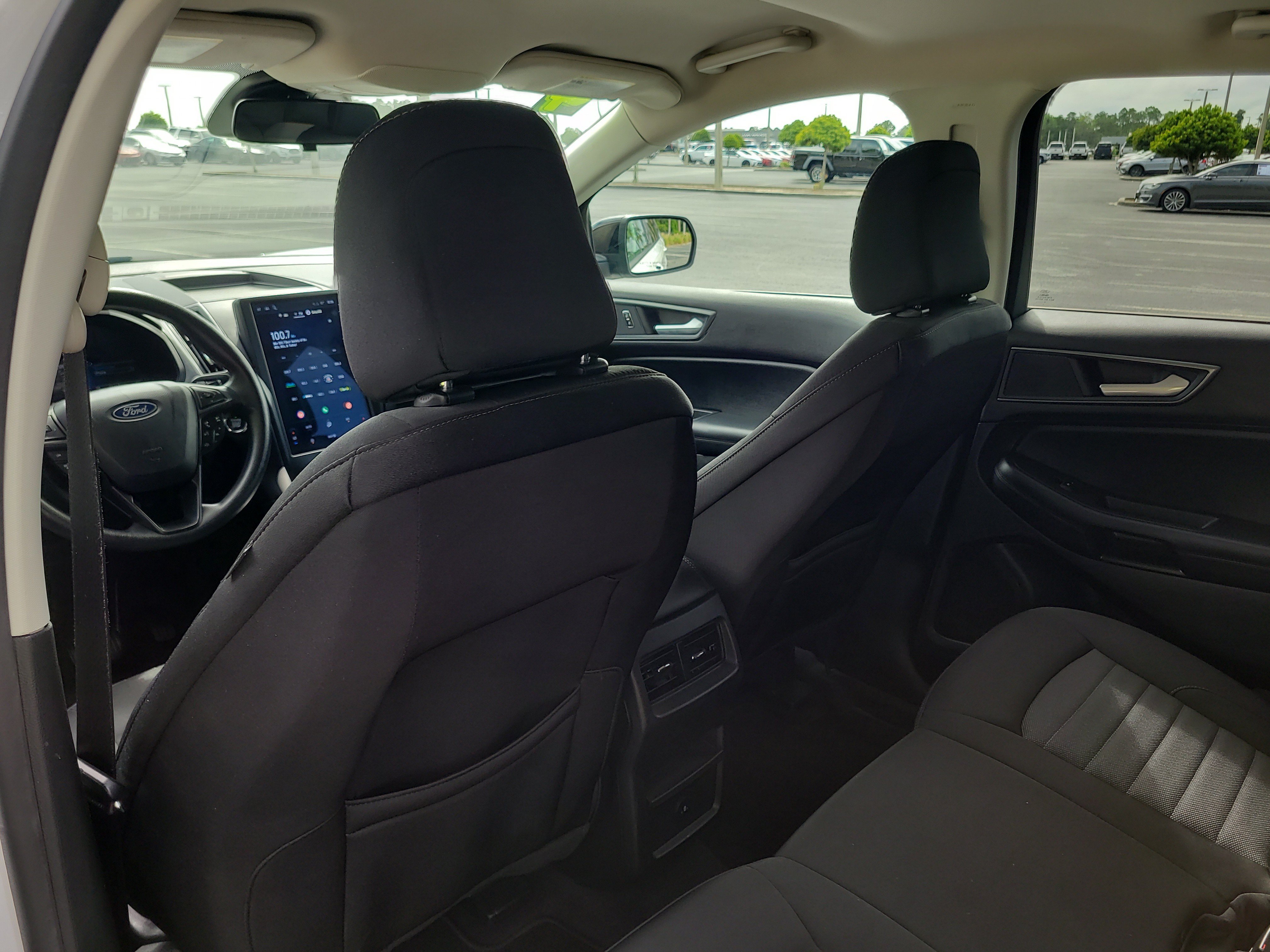 Used 2024 Ford Edge SE w/ Black Appearance Package AWD/4WD image 14