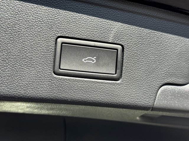 New 2026 Volkswagen Atlas Cross Sport SEL R-Line image 15