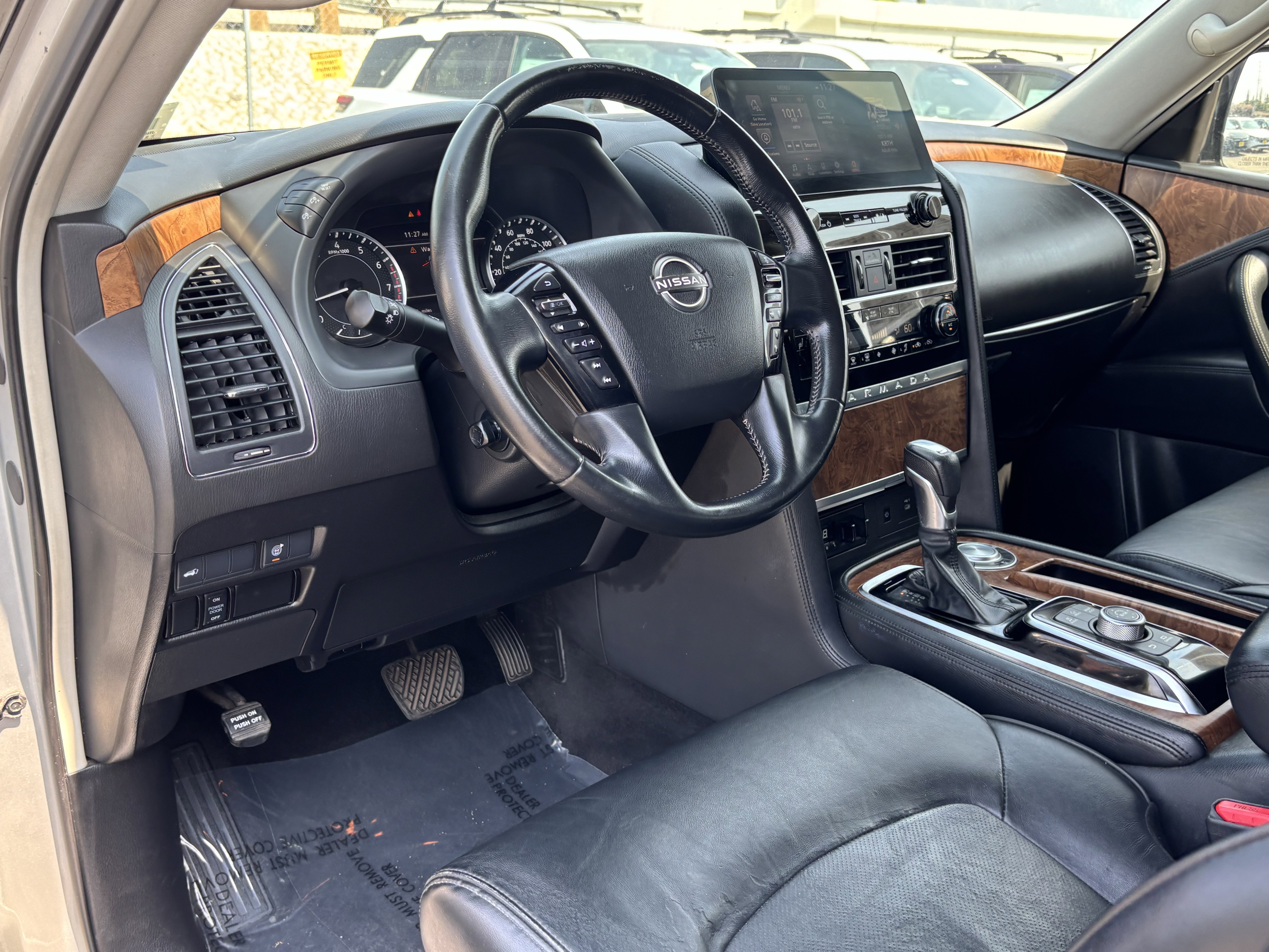 Used 2021 Nissan Armada SL w/ Captain's Chairs Package RWD image 17