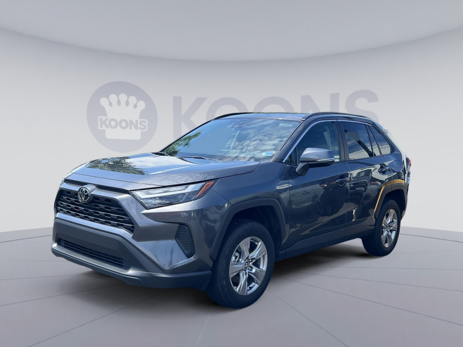 Used 2025 Toyota RAV4 XLE FWD image 1
