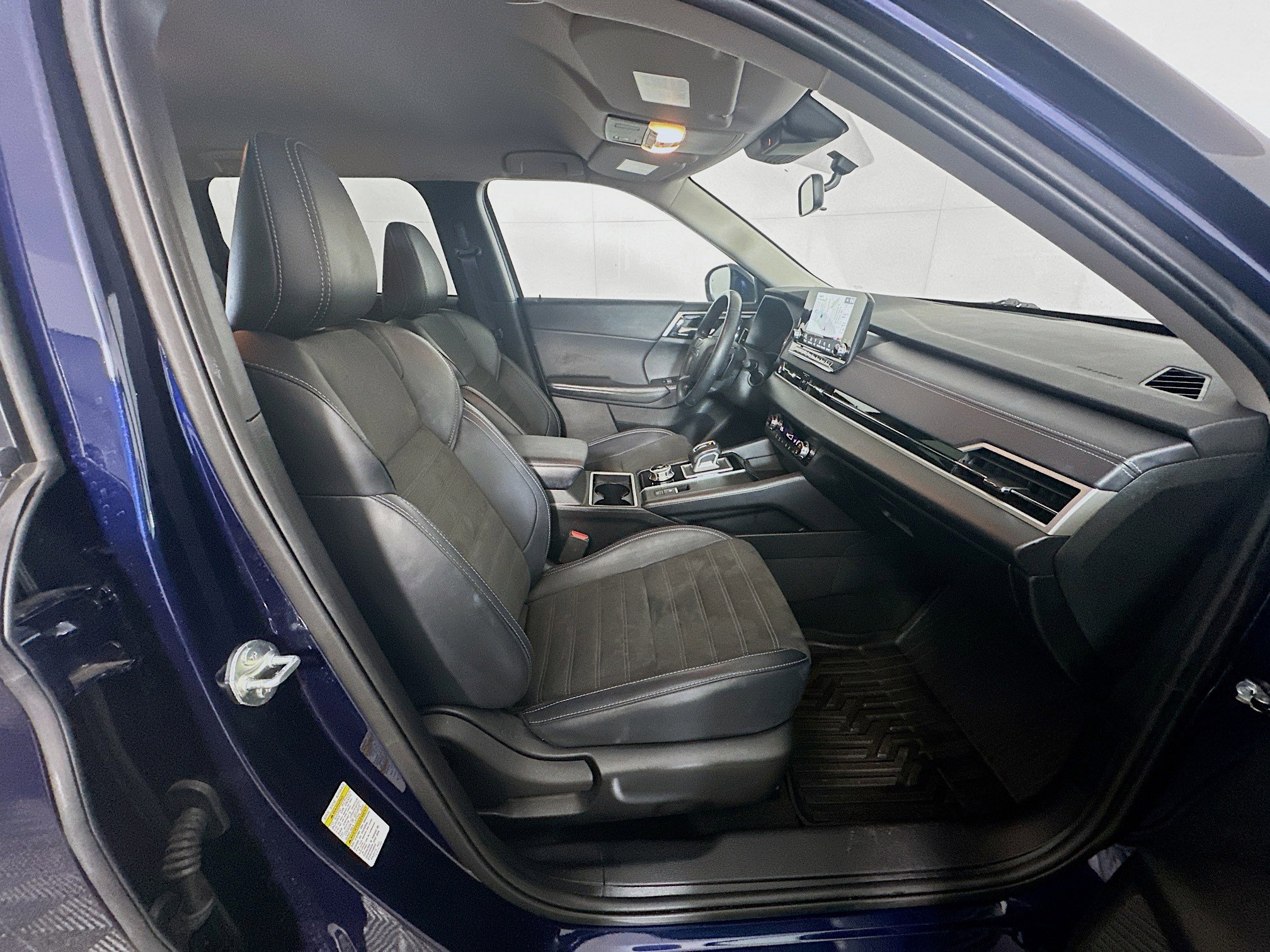 Used 2024 Mitsubishi Outlander SE image 34