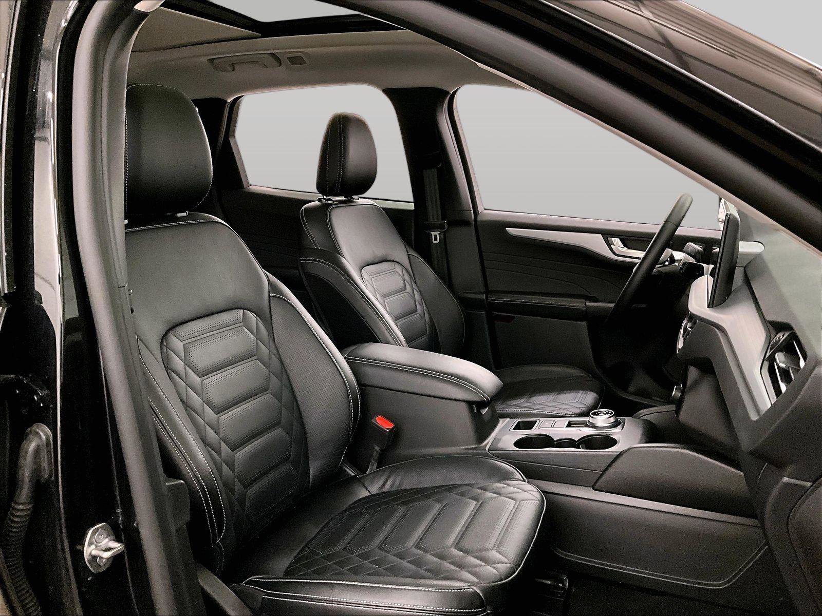 Used 2024 Ford Escape Platinum w/ Premium Technology Package AWD/4WD image 7