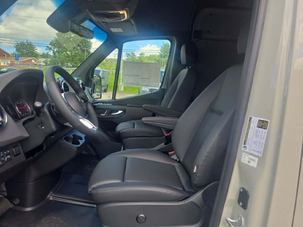 New 2026 Mercedes-Benz Sprinter 2500 image 9