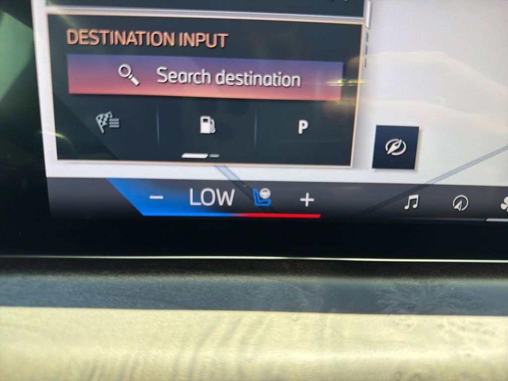 Used 2025 BMW X7 xDrive40i w/ M Sport Package image 33