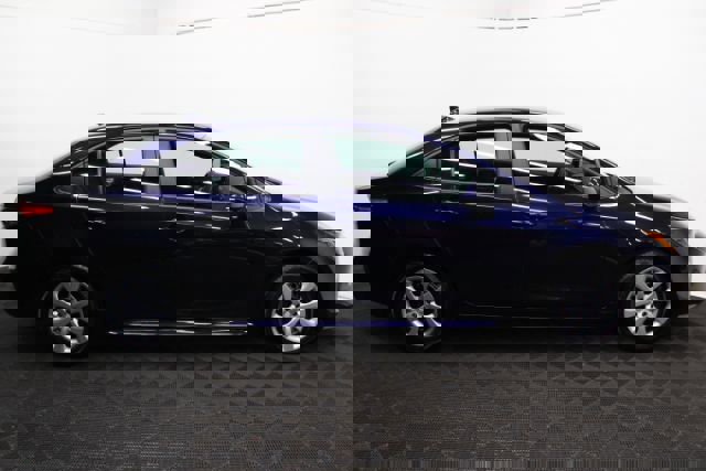 Used 2022 Toyota Corolla LE image 5