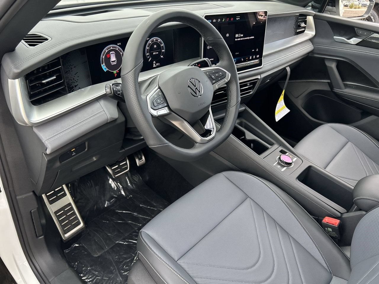 New 2026 Volkswagen Tiguan SE R-Line FWD image 14