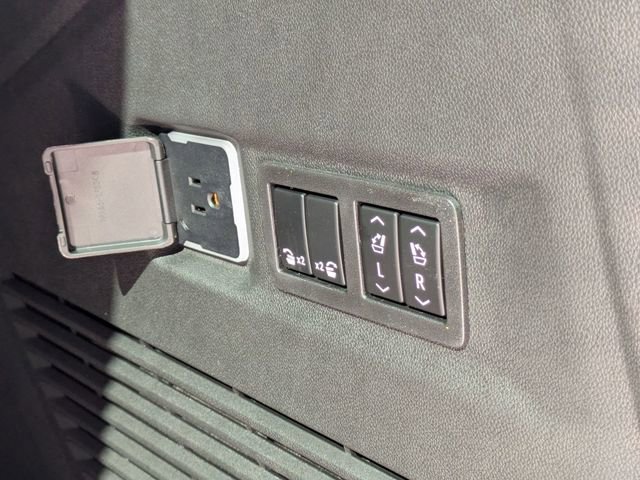 New 2026 Chevrolet Suburban Premier image 33