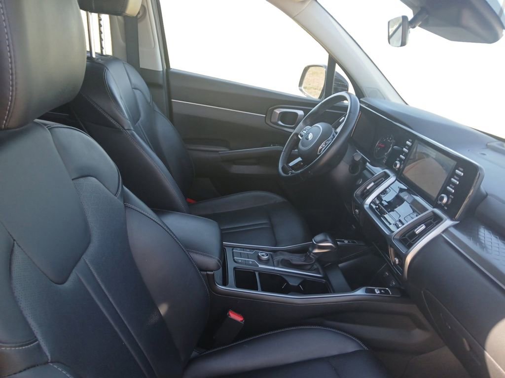 Used 2021 Kia Sorento S w/ Panoramic Sunroof Package image 16