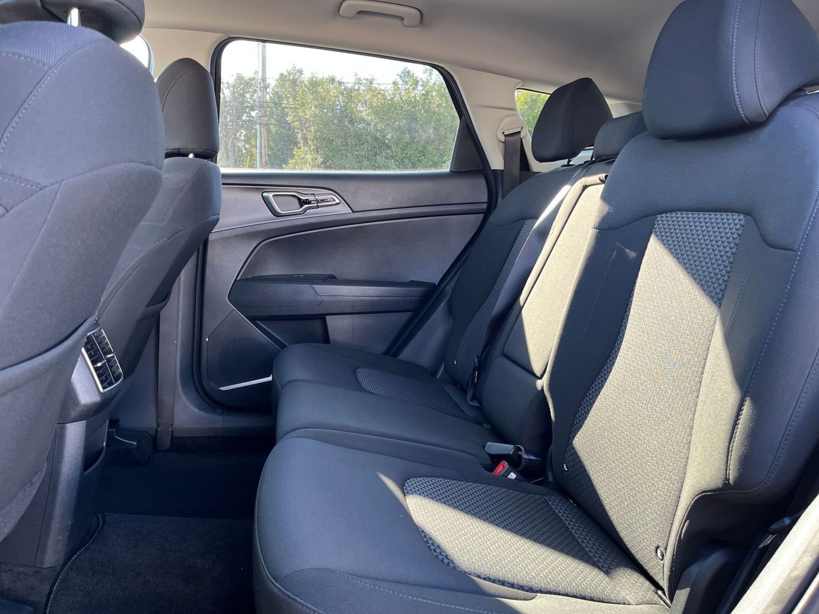 Used 2025 Kia Sportage LX image 25