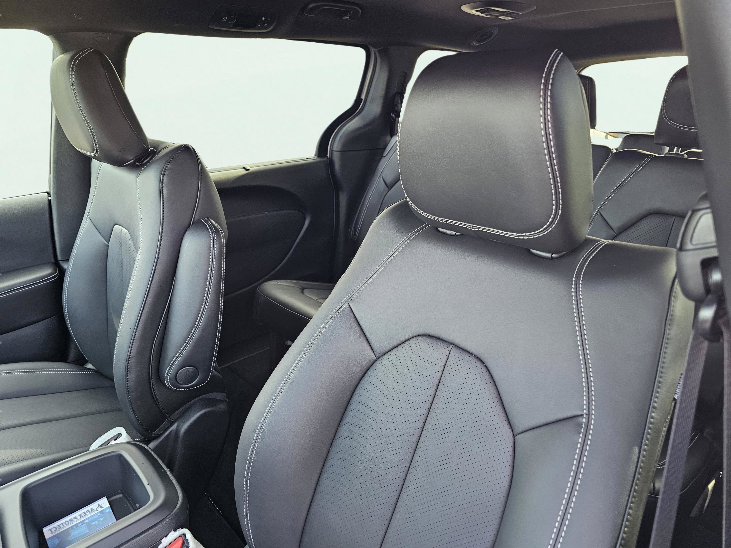 New 2026 Chrysler Pacifica Select image 17