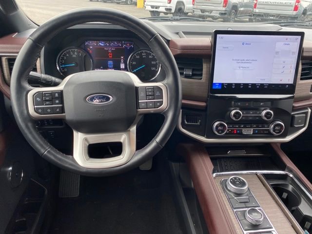 Used 2024 Ford Expedition Limited image 7