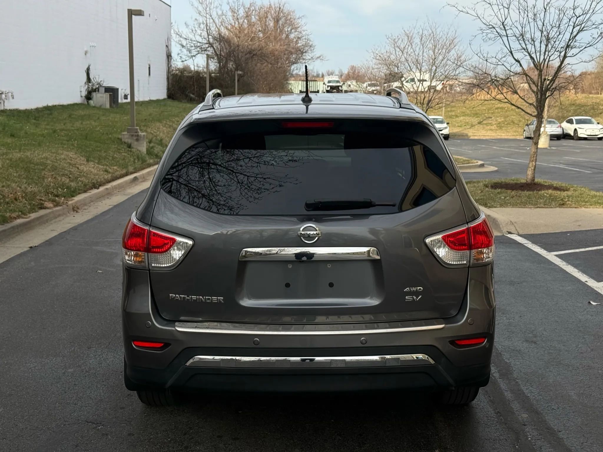 Used 2016 Nissan Pathfinder SV image 5
