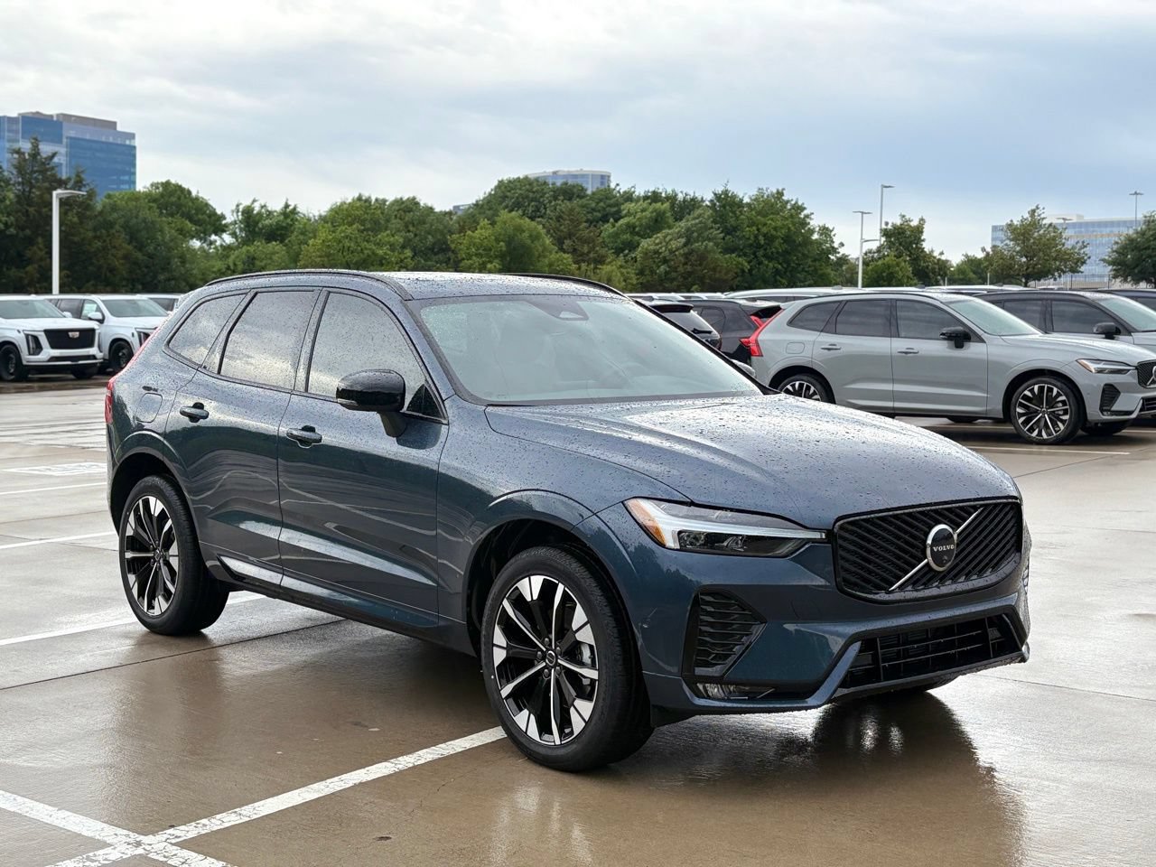 New 2026 Volvo XC60 B5 Plus AWD/4WD image 3