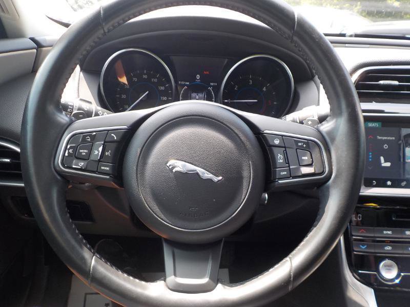 Used 2017 Jaguar XE Prestige image 12