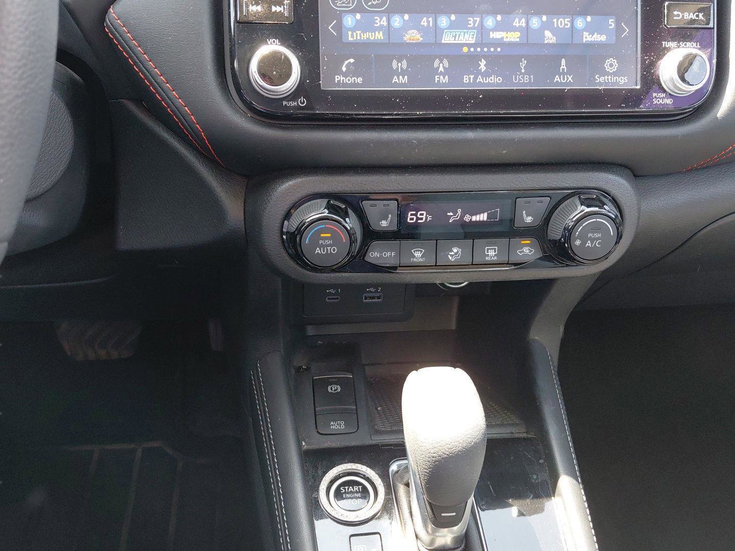 Used 2023 Nissan Kicks SR w/ SR Premium Package FWD image 17