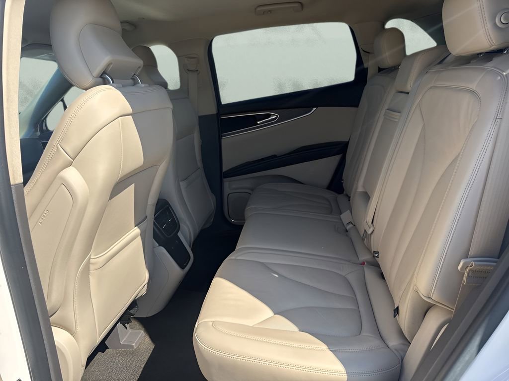 Used 2019 Lincoln Nautilus Select FWD image 11