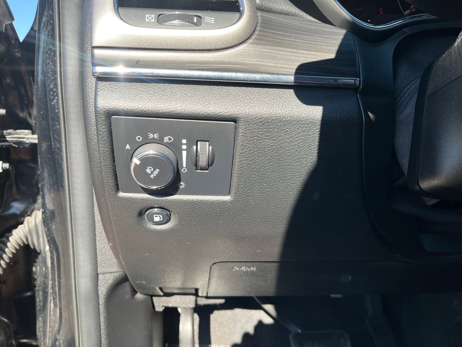 Used 2022 Jeep Grand Cherokee Limited image 12