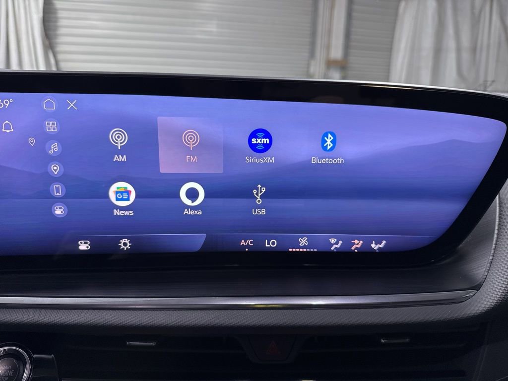 Used 2025 Buick Envision Preferred image 27