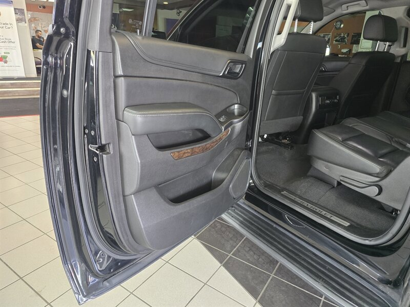 Used 2020 Chevrolet Suburban LT AWD/4WD image 10
