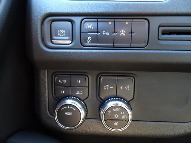 Used 2023 GMC Yukon SLT AWD/4WD image 26